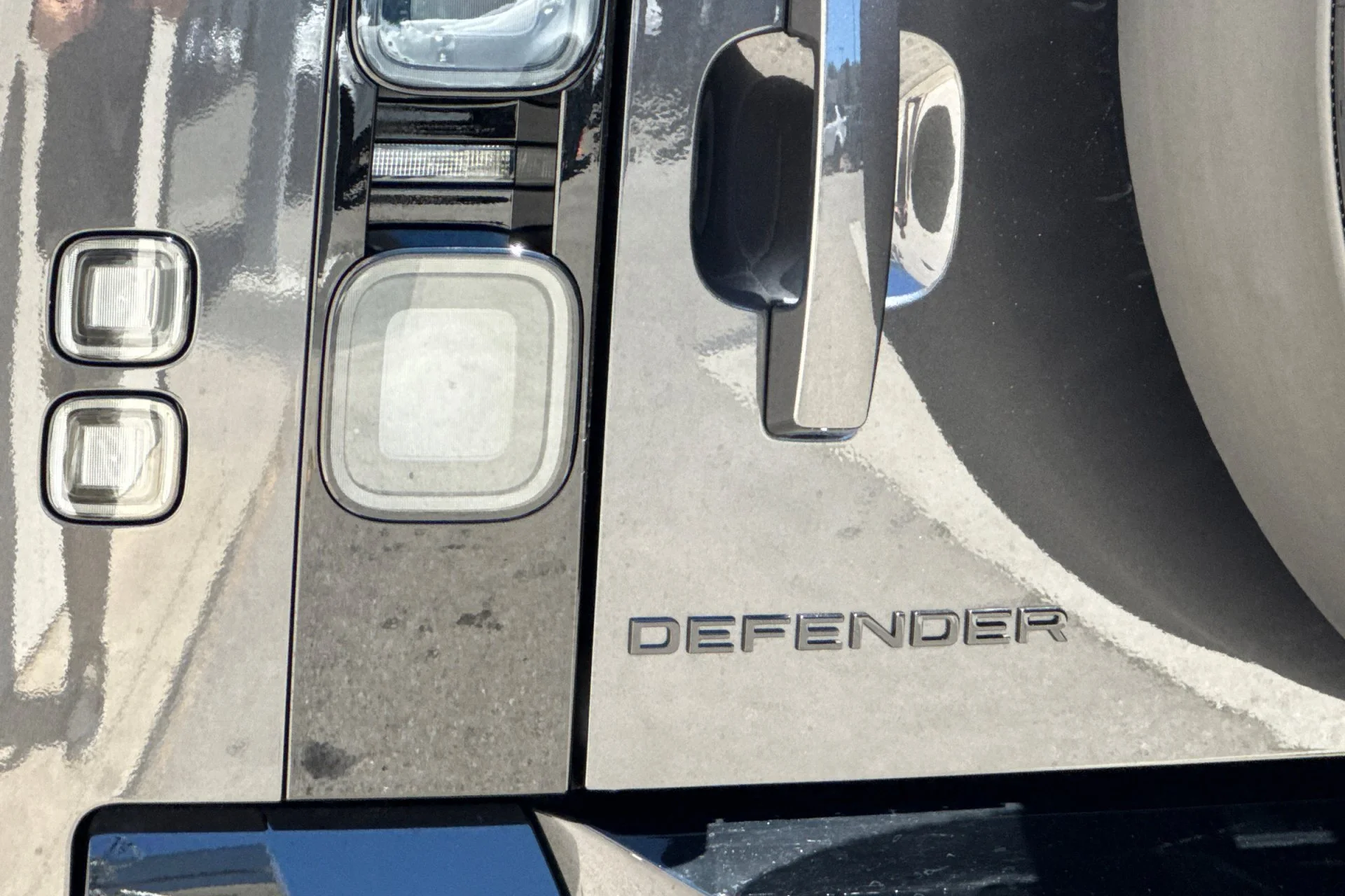New 2026 Carpathian Grey Land Rover X-Dynamic SE image 12