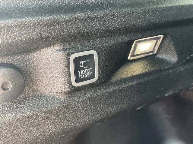 Used 2024 Black Jeep Limited image 9