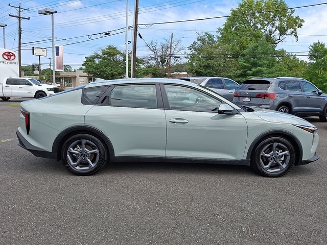 Used 2025 Gray Kia LXS image 8