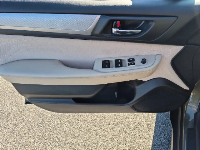 Used 2019 Green Subaru 2.5i Premium image 12