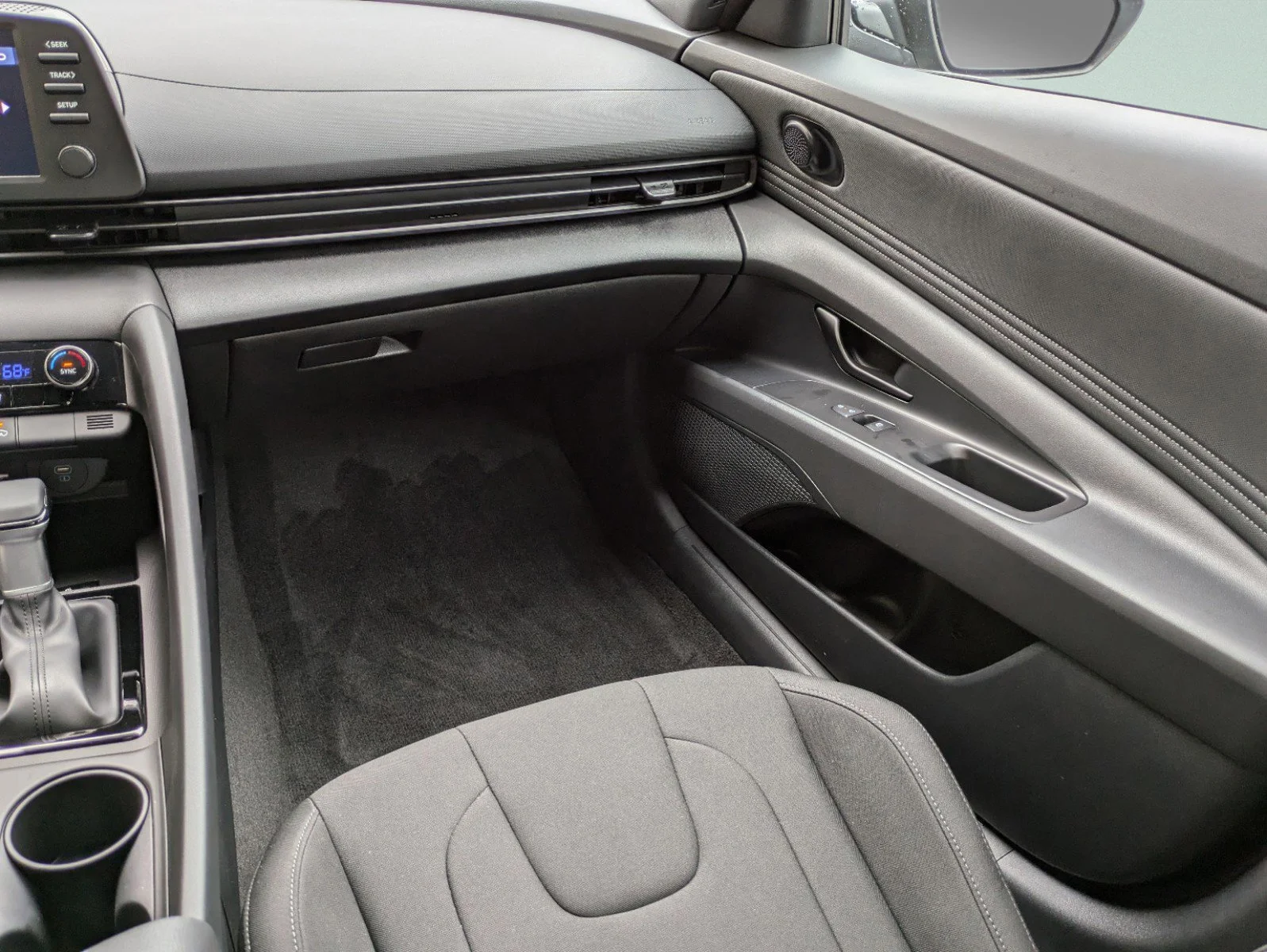 Used 2025 Ultimate Red Hyundai SEL Convenience image 13