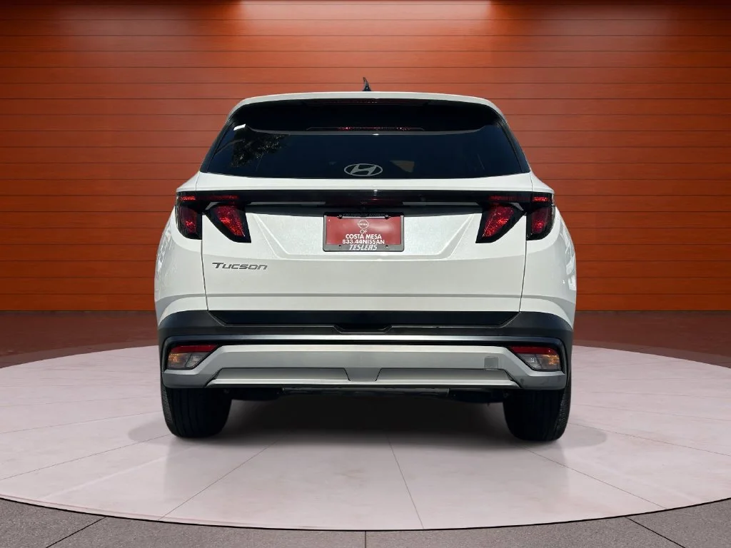 Used 2025 White Pearl Hyundai SEL image 3