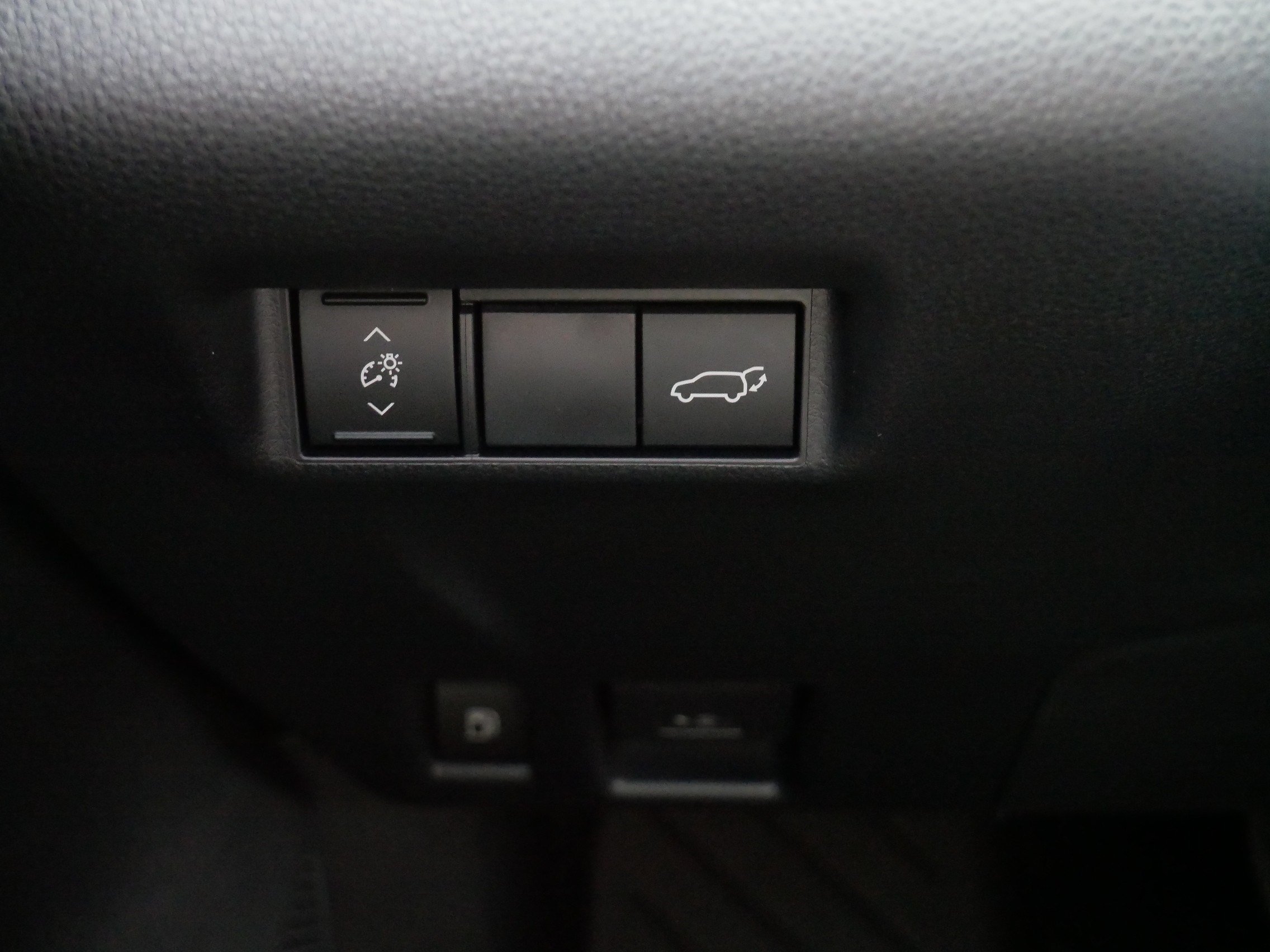 Used 2026 Ice Cap Toyota SE image 30