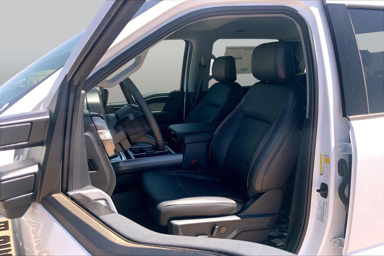 New 2026 Oxford White Ford F-250® Lariat® image 9
