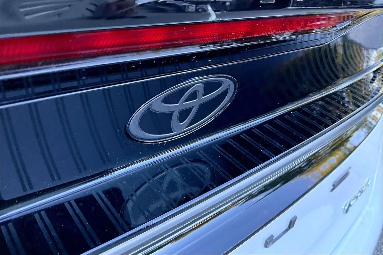 2026 Toyota Prius Plug-in Hybrid XSE - Photo 29