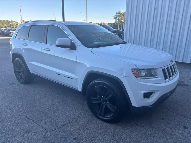 Used 2014 White Jeep Laredo image 1