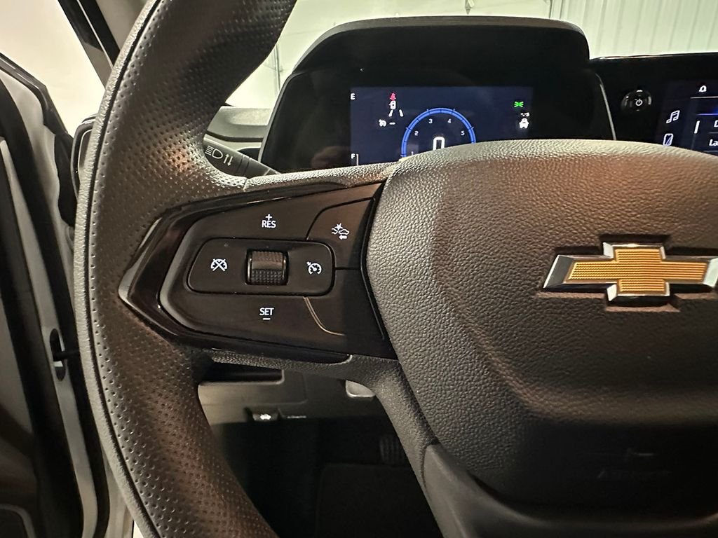 Used 2025 White Chevrolet LS image 32