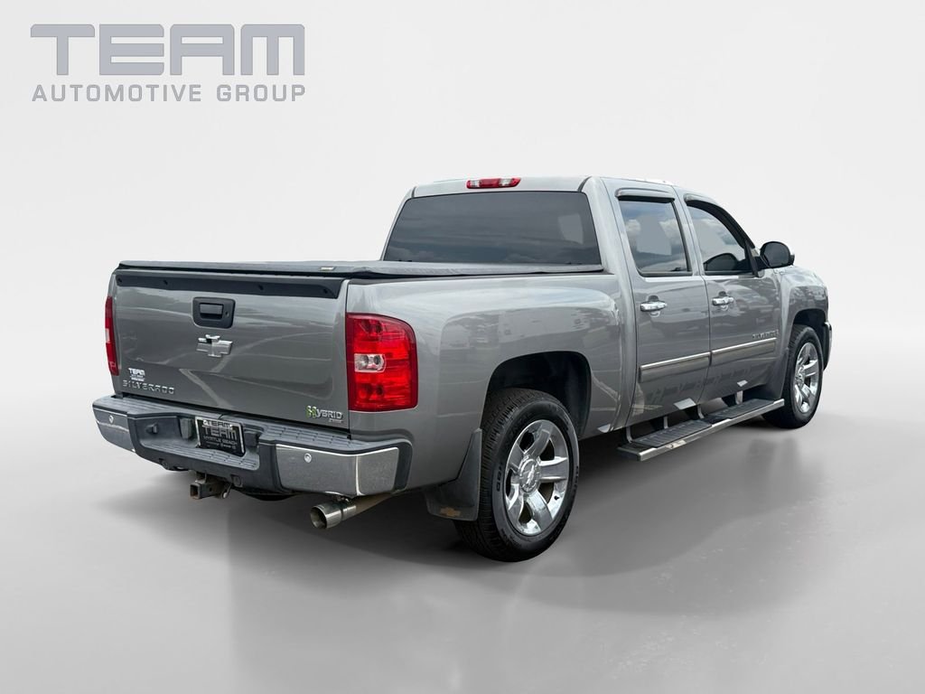 Used 2009 Gray Chevrolet 2HY image 7