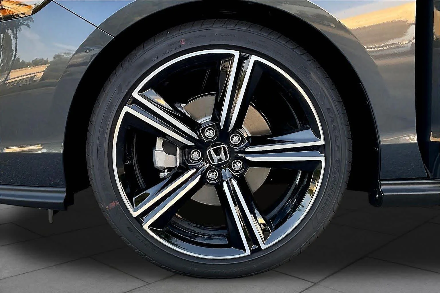 New 2026 Meteorite Gray Metallic Honda SE image 11