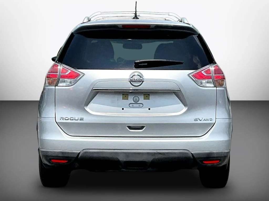 Used 2016 Brilliant Silver Nissan SV image 5