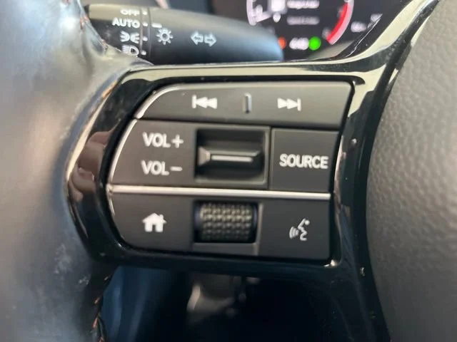 Used 2025 Platinum White Pearl Honda Sport image 23