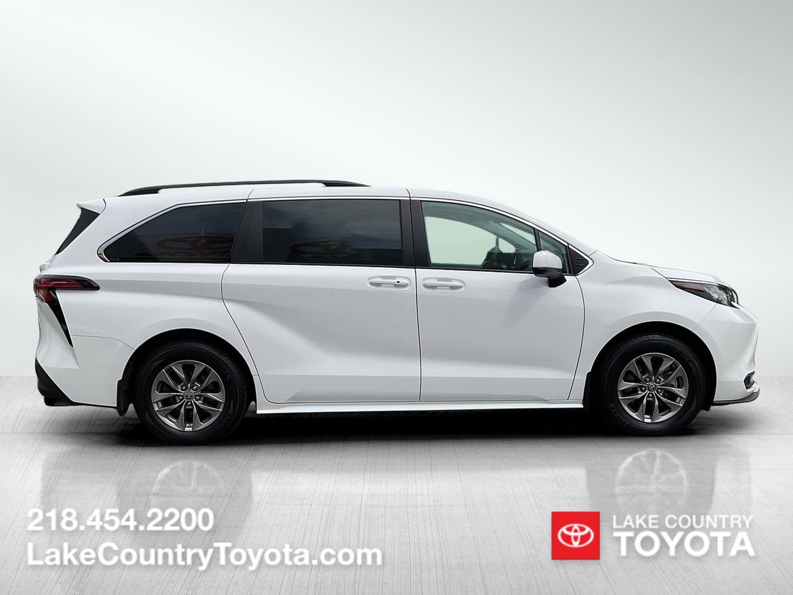 Used 2021 White Toyota LE image 6