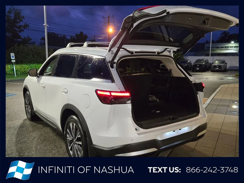 New 2027 RADIANT WHITE INFINITI Luxe AWD image 19