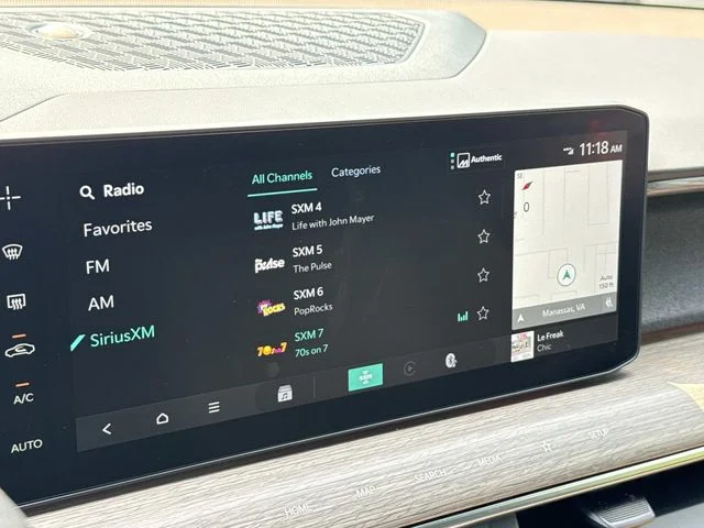 Used 2024  Kia Land image 3