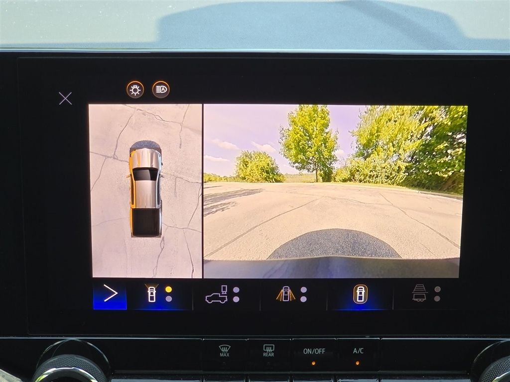 Used 2024  Chevrolet Trail Boss image 21