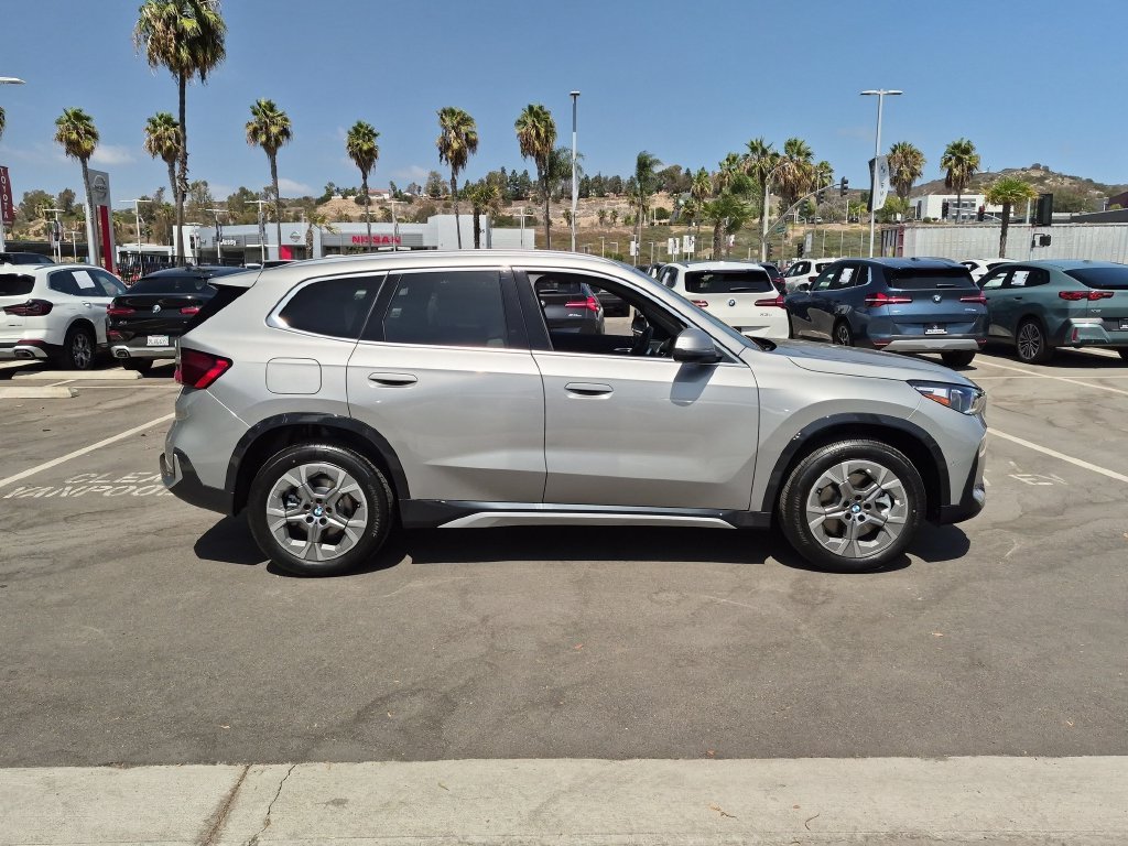 Used 2026 Silver BMW xDrive28i image 3