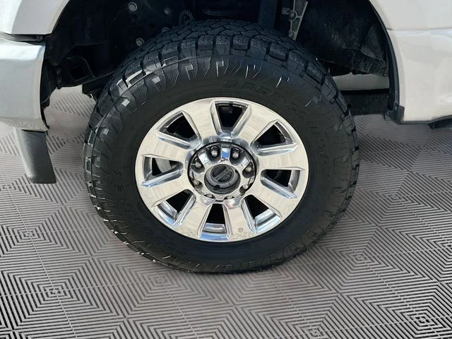 Used 2022 Silver Ford Platinum image 30