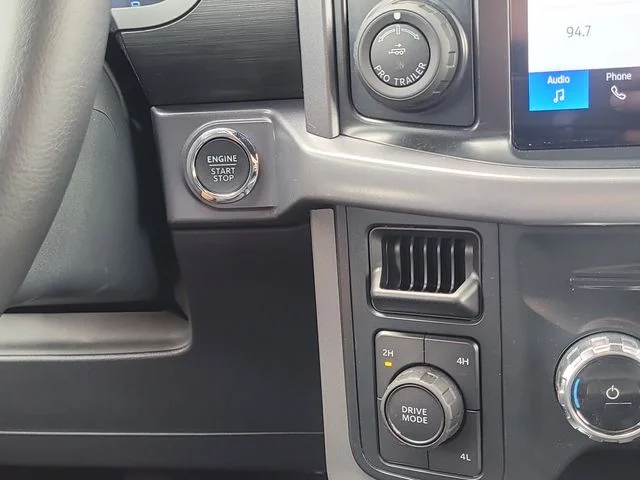 Used 2025 Blue Ford XLT image 29