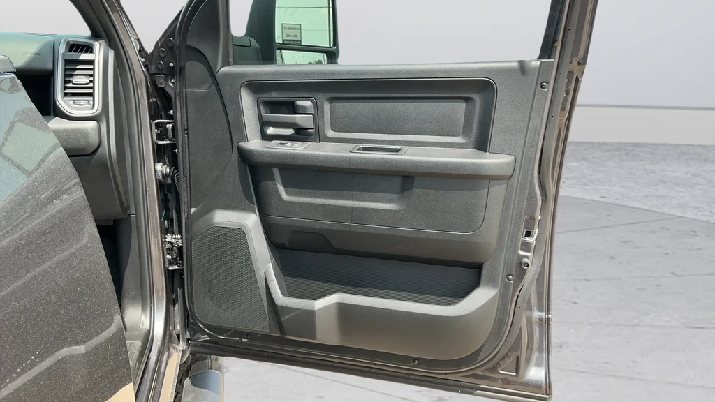 New 2026 Granite Crystal Metallic Clearcoat RAM Tradesman image 21