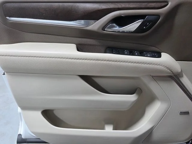 Used 2021 White GMC Denali image 33
