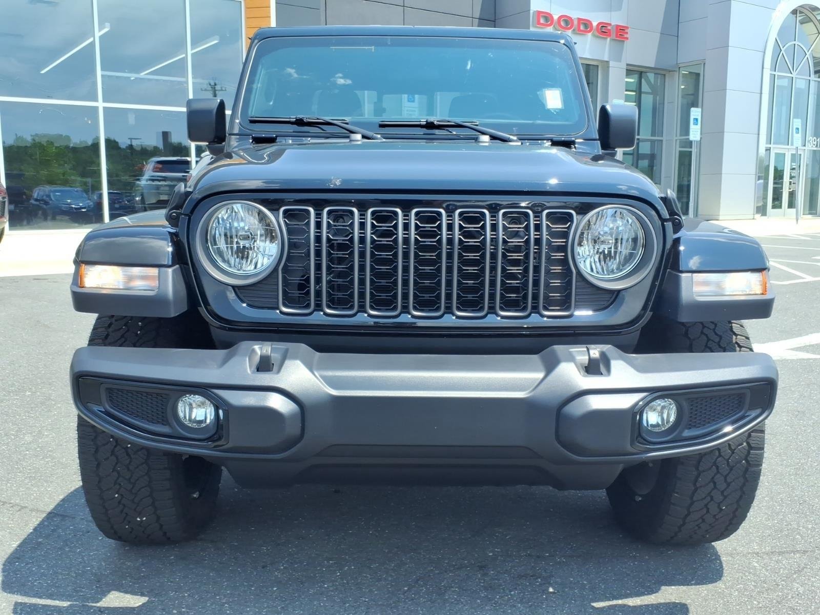Used 2025 Black Clearcoat Jeep Nighthawk image 12