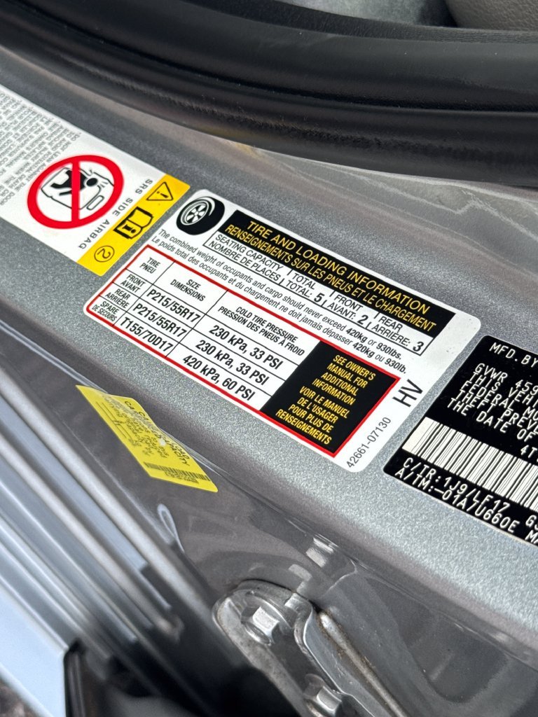 Used 2016 Silver Toyota XLE Premium image 49