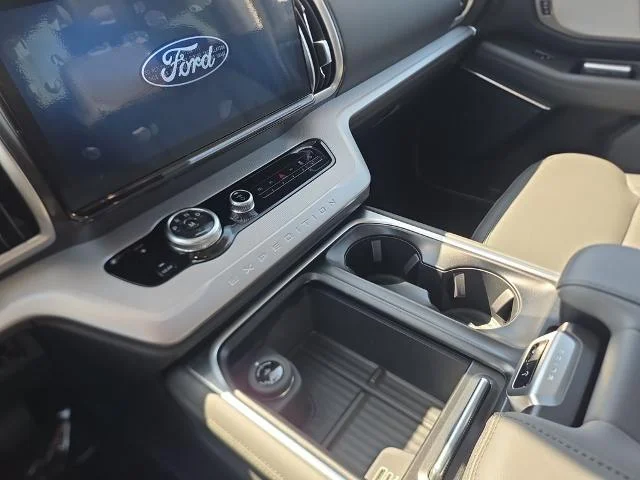 New 2026 Agate Black Metallic Ford MAX Active image 40