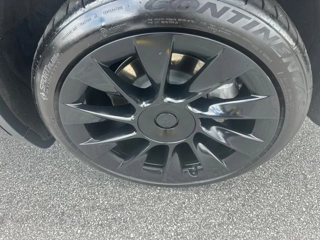 Used 2022 Black Tesla Long Range image 9
