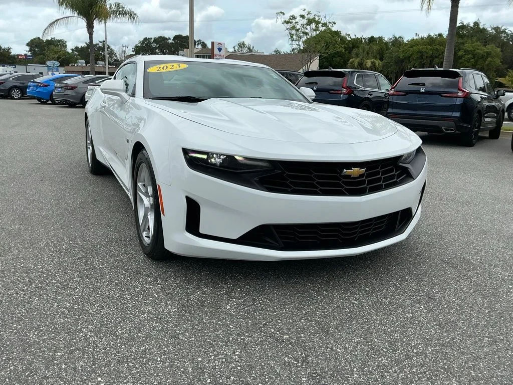 Used 2023 White Chevrolet 1LT image 16