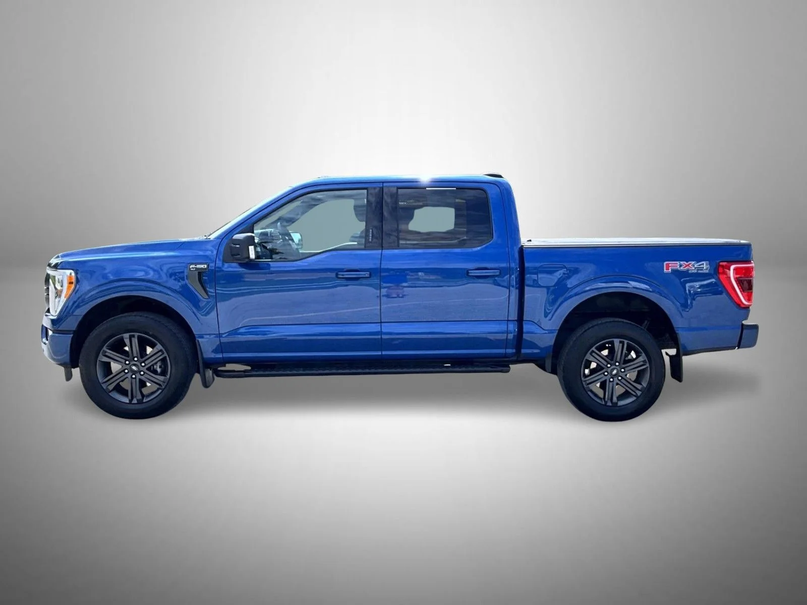 Used 2023 Blue Ford XLT image 8