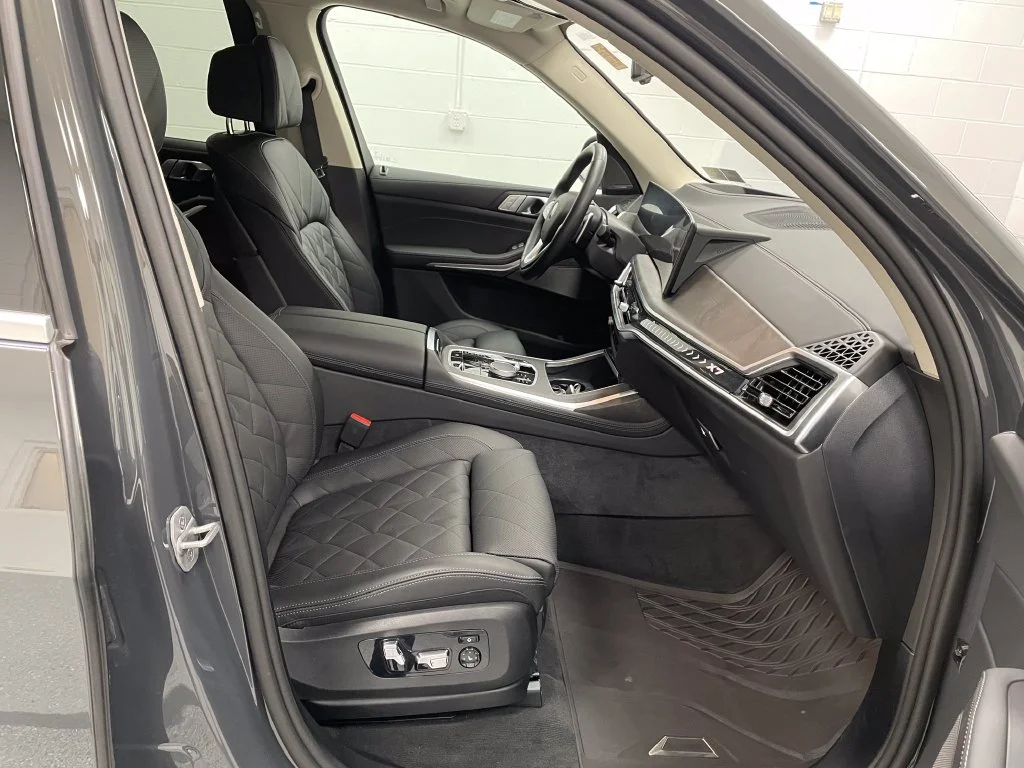 Used 2026 Gray Metallic BMW xDrive40i image 12