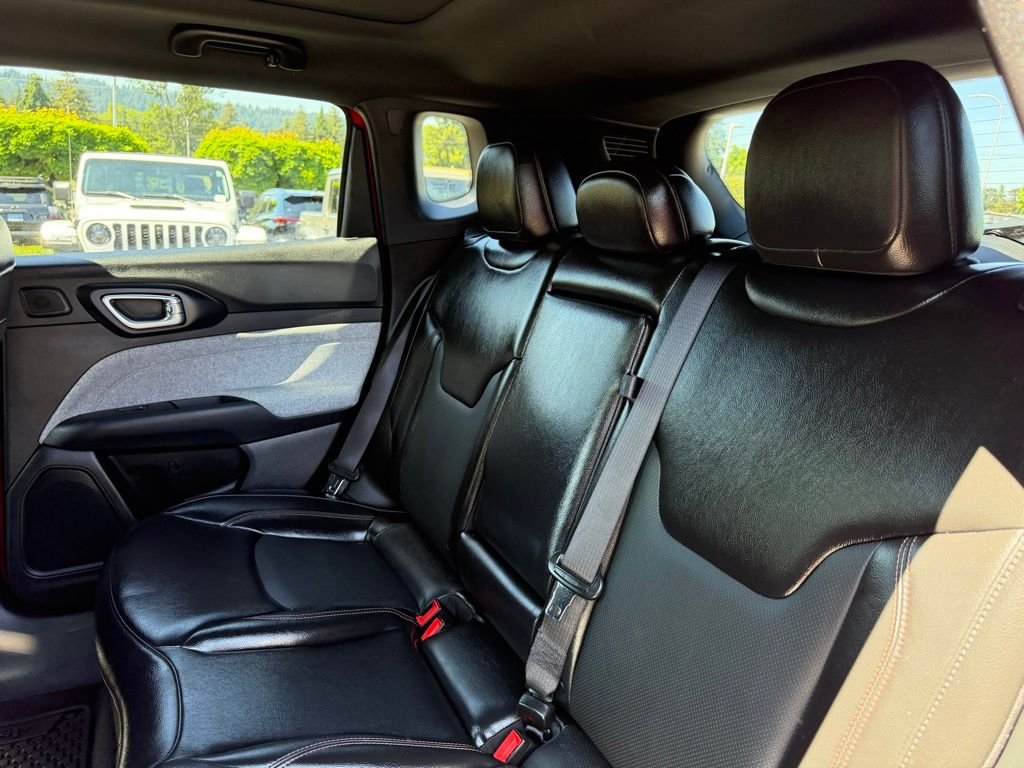 Used 2023 Red Jeep Latitude Lux image 28