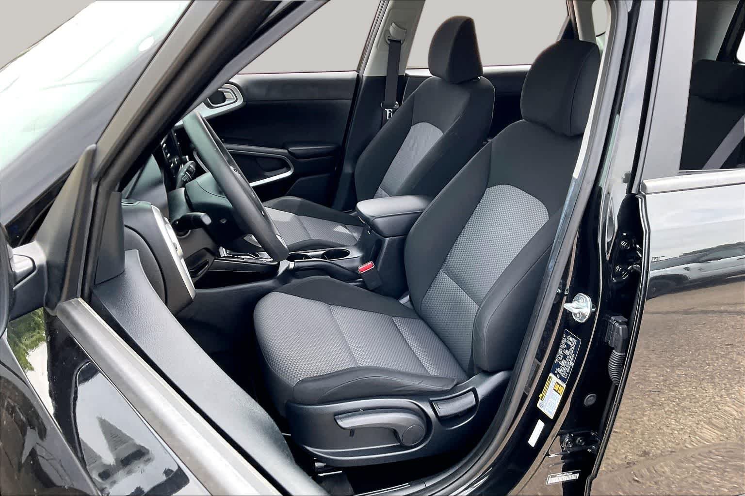 Used 2024 Fusion Black Kia LX image 8