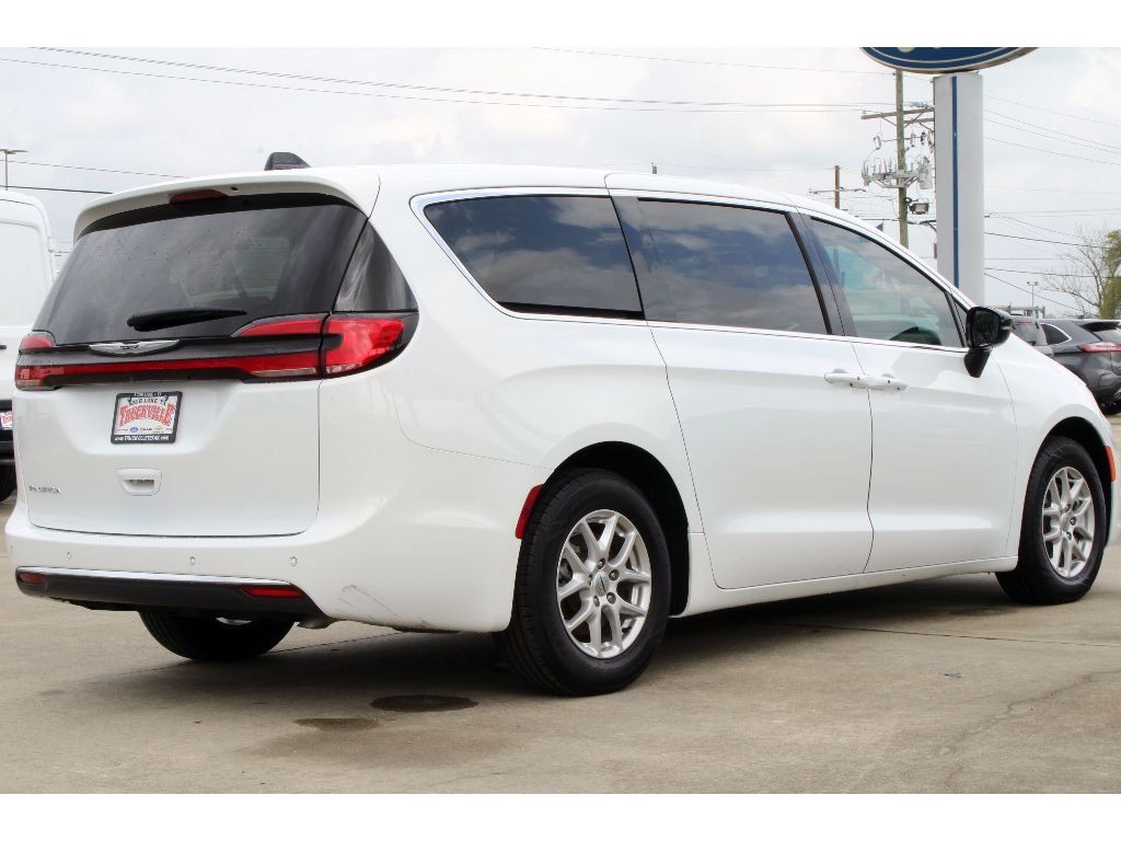Used 2024 Bright White Clearcoat Chrysler Touring L image 21