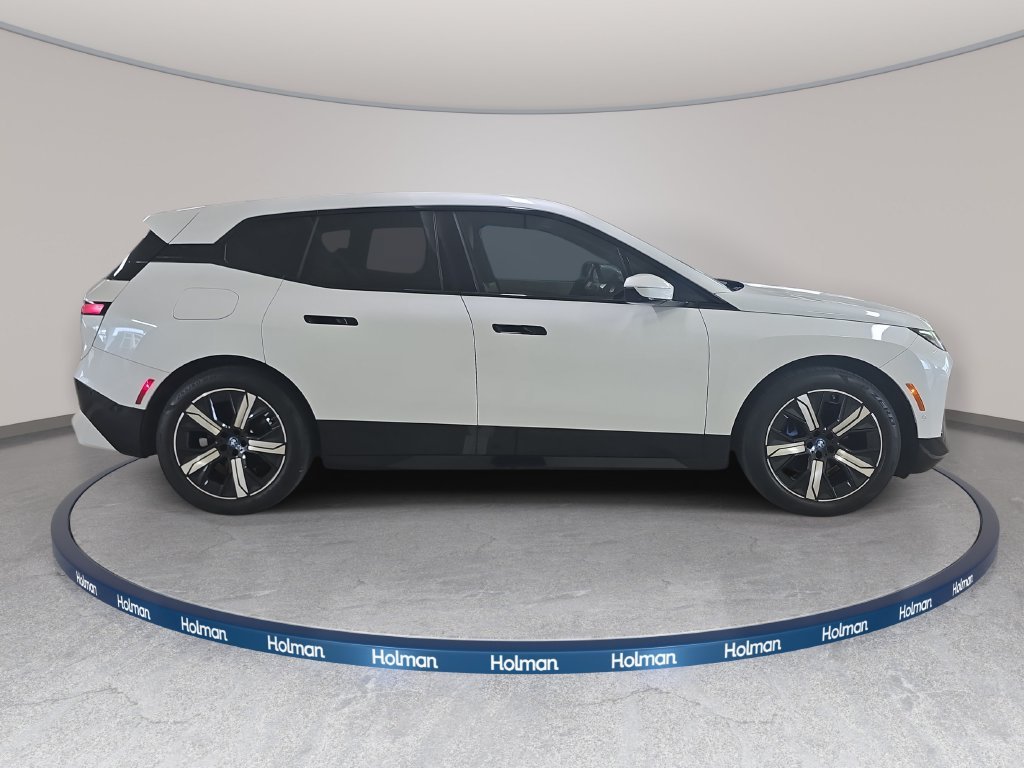 Certified Used 2022 Mineral White Metallic BMW xDrive50 image 6