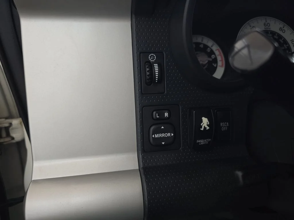 Used 2012 Iceberg Toyota Base image 27