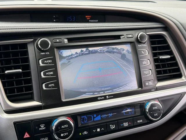 Used 2015 Black Toyota XLE V6 image 5