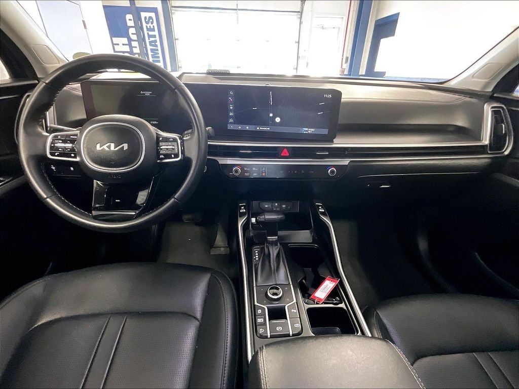 Used 2024 Black Kia S image 21