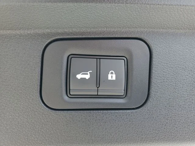 New 2026 Aspen White TriCoat Nissan Platinum image 7