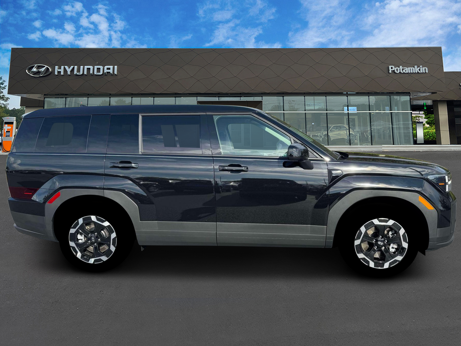 New 2026 Phantom Black Hyundai SE image 9