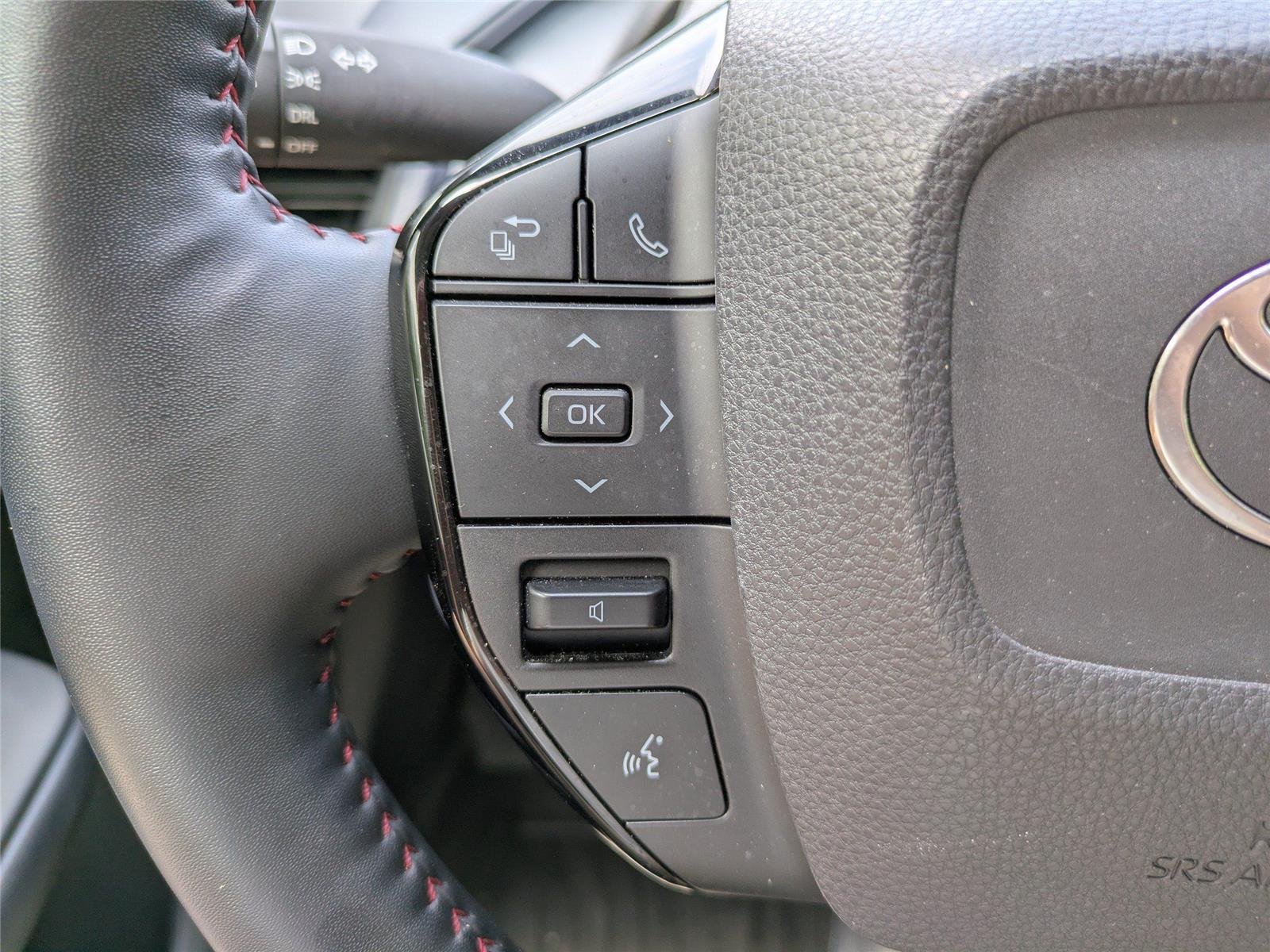 Used 2024 Wind Chill Pearl Toyota SE image 23