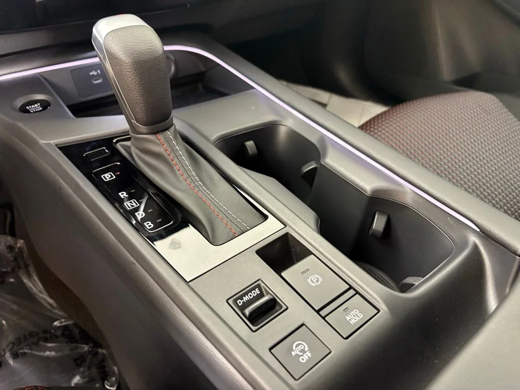 New 2026 Aspen White TriCoat / Super Black Two-tone Nissan SR image 33