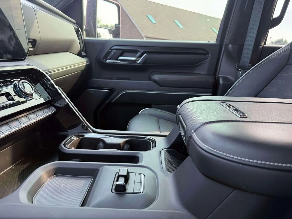 Used 2025 Black GMC AT4X image 26