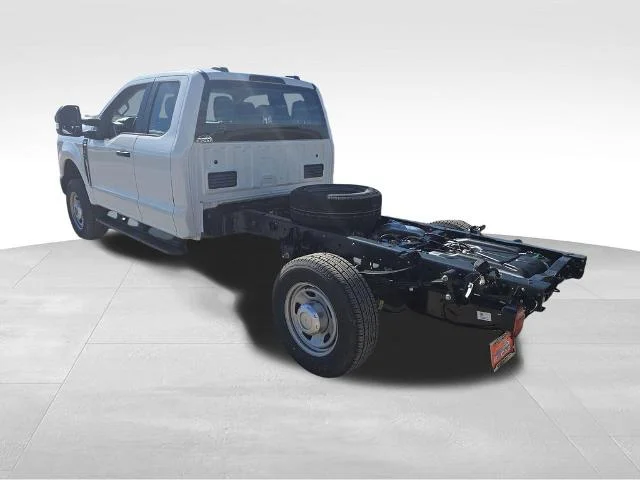 New 2026 Oxford White Ford F-350® XL image 34
