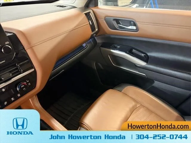 Used 2023 Gray Nissan Platinum image 28