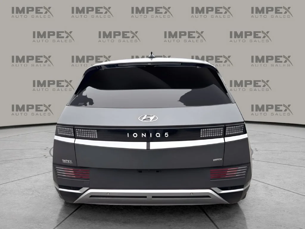 Used 2024 Gray Hyundai SEL image 4