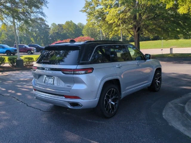 Used 2024 Silver Jeep Summit Reserve 4xe image 5