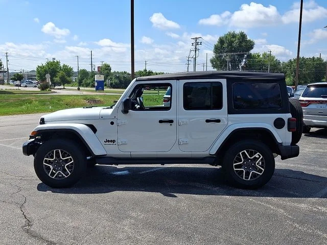 Used 2025 White Jeep Sahara image 5