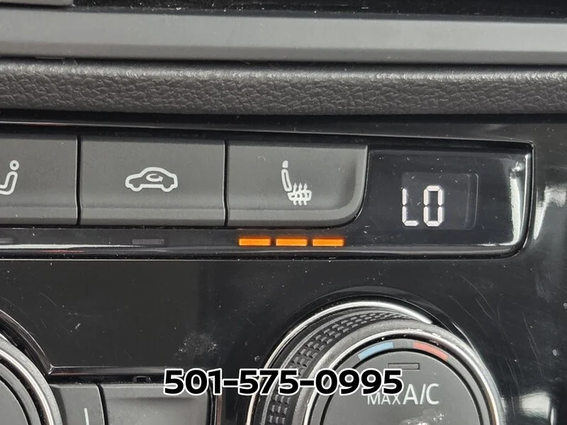 Used 2024 Opal White Volkswagen SE AUTO image 24