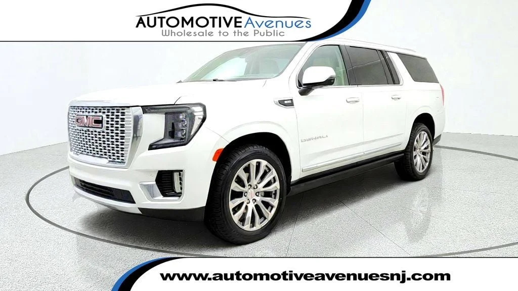 Used 2022 White Frost Tricoat GMC 4WD 4dr Denali image 1